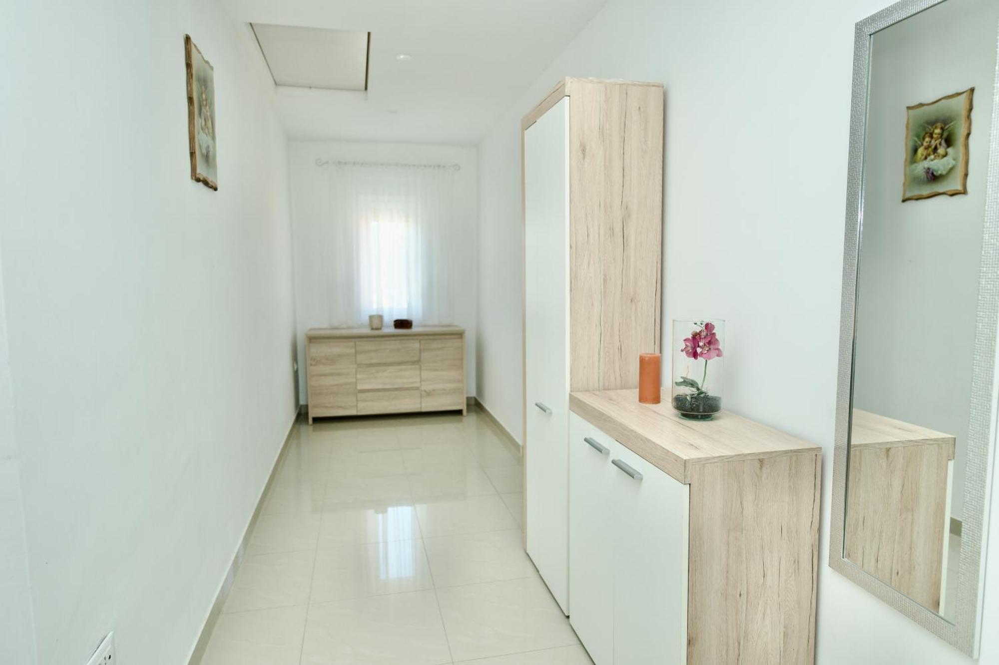 Apartment Lana Bristivica Esterno foto